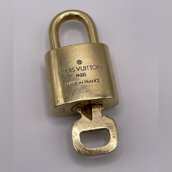 100% Authentic and pre loved Louis Vuitton - Gold Lock and Key set - #322 - Picture 3 of 6
